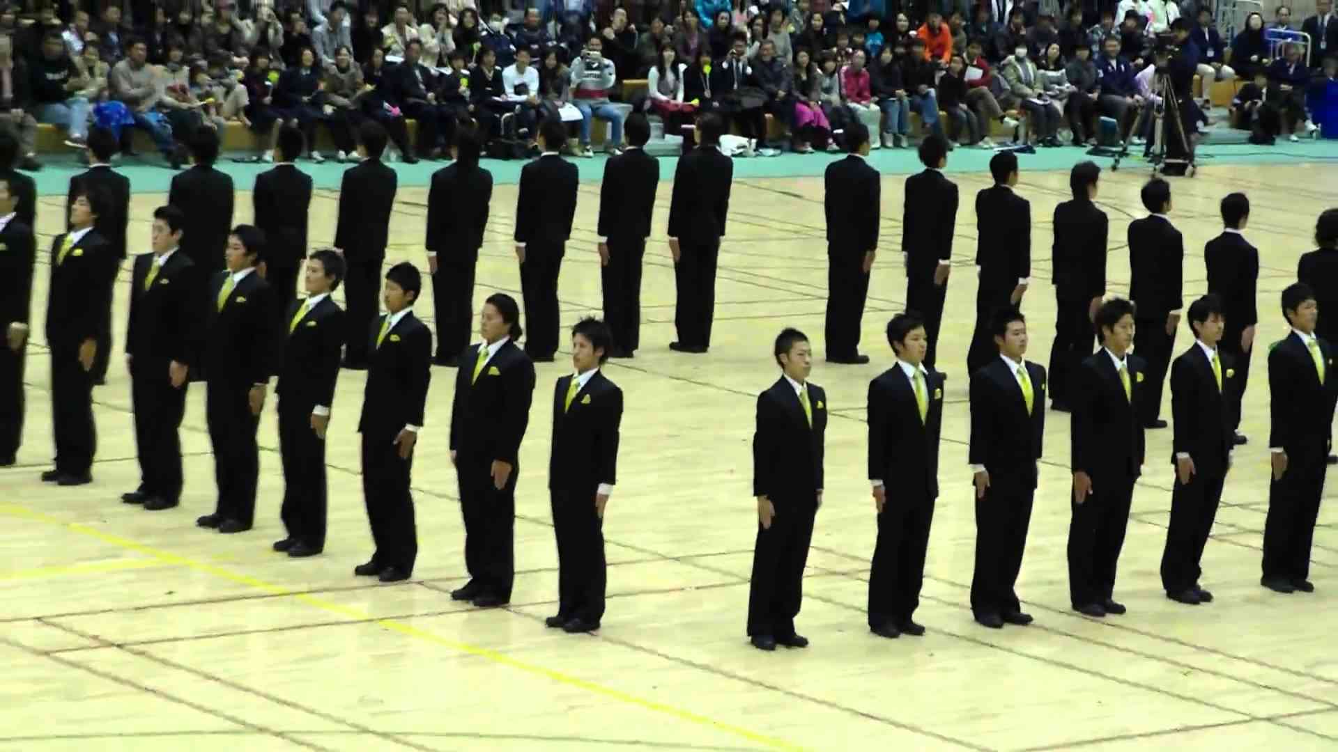 Amazing Japanese Precision (posted by Sanitaryum | Clean Humor) - YouTube