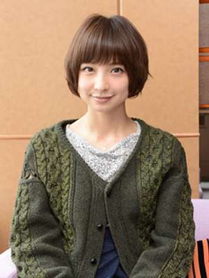 芹那、友達できた!? キンタローが楽屋訪問