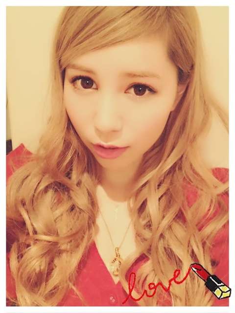 芹那、友達できた!? キンタローが楽屋訪問