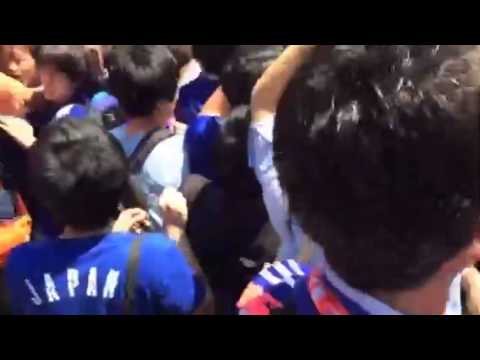 2014.6.15 サッカーW杯コートジボワール戦終了後の渋谷スクランブル交差点 - YouTube
