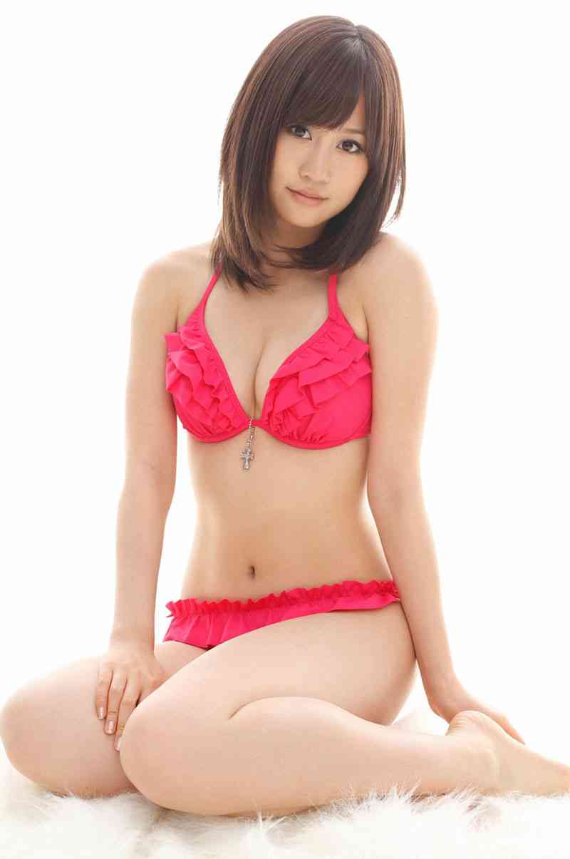 「AKBが着ている水着は胸パッドがいっぱい入るやつ」 岡本夏生が『5時に夢中！』で突然、水着解説をはじめる