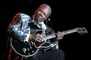 好きなギタリストは誰ですか？