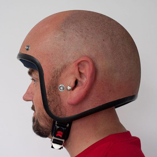 頭が大きく見える、最高にキモいヘルメットが発見されるｗｗｗ