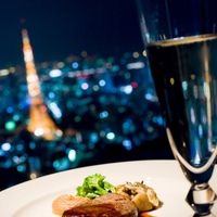 女子が喜ぶ♡東京のデート向きレストラン・バー（プール付き・水槽・夜景） - NAVER まとめ