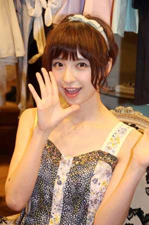 篠田麻里子ブランド閉店に「残念」も関係性希薄さアピール