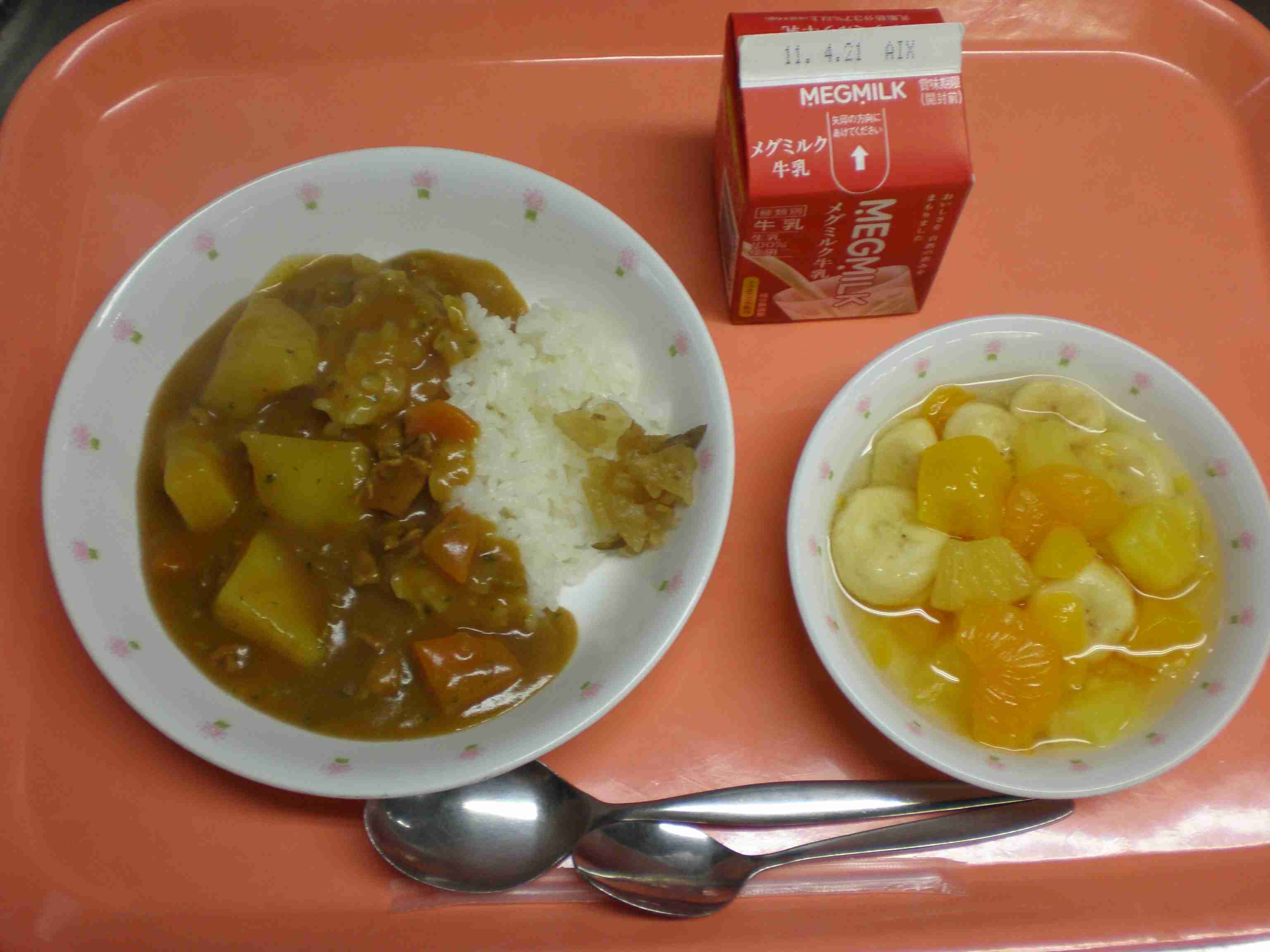 和歌山毒カレー事件から16年　地元の小学校では事件以降、給食でカレー禁止が続いている