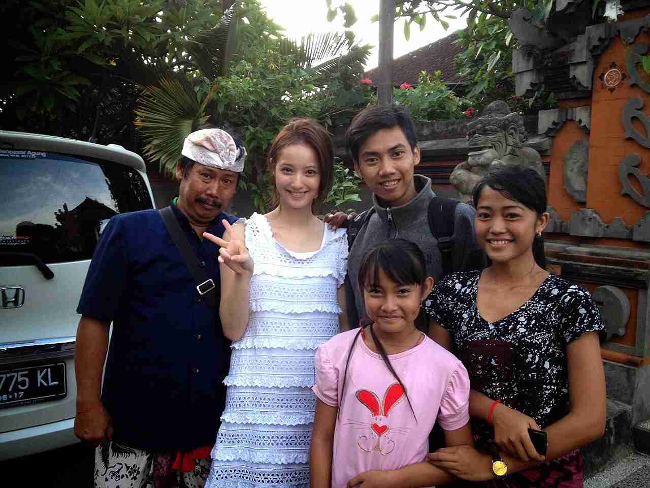 自身がプロデュースしたウエディングドレス姿の佐々木希、可愛すぎてドレスが霞んでる件