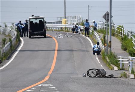 県道に人の足、大破した自転車、血痕600メートル…ひき逃げか 愛知