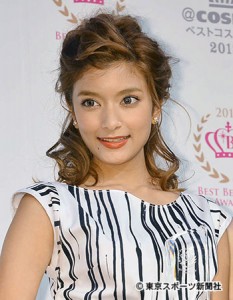 ローラ、父親逮捕も「擁護一色」の芸能界論調に大手芸能プロ幹部が暗躍か - ライブドアニュース