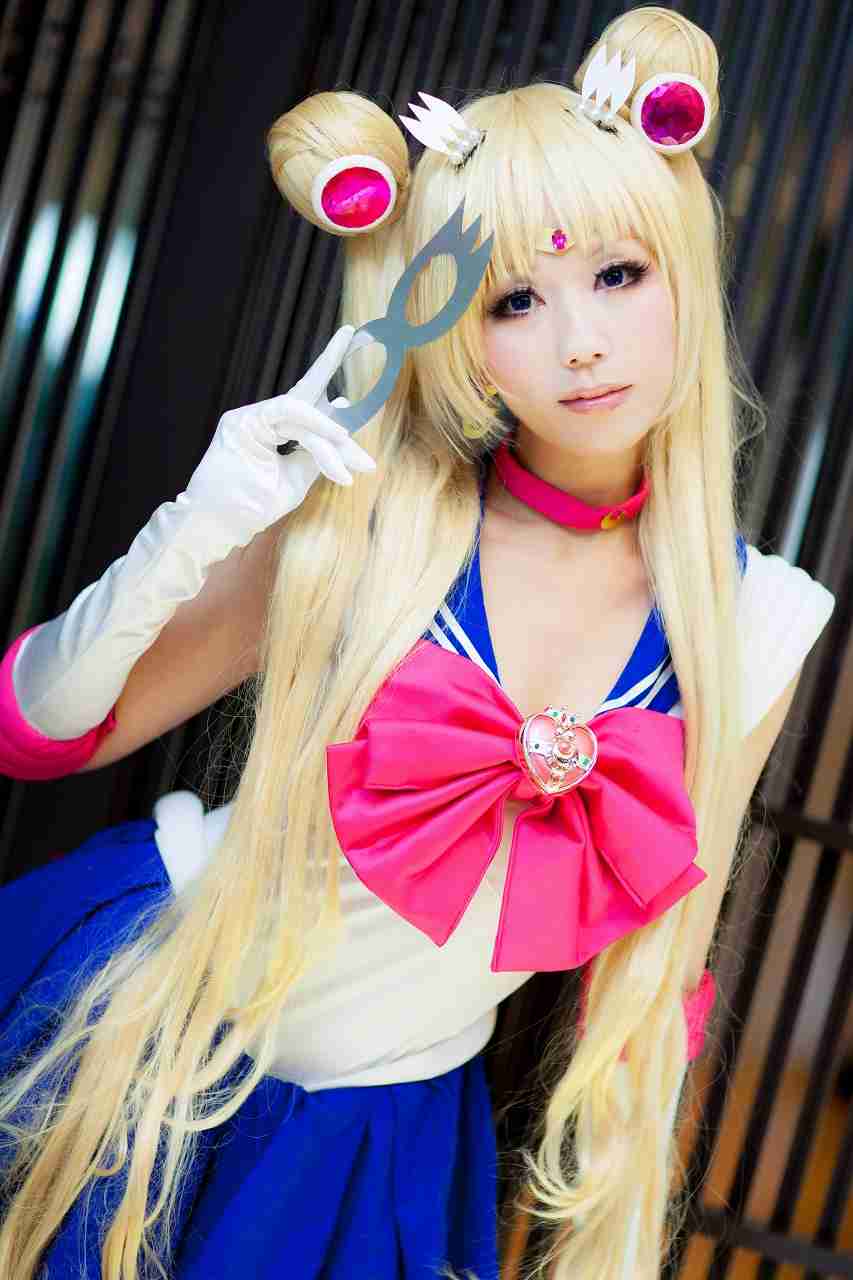 トリンドル玲奈（22歳）のセーラームーンコスをご覧ください