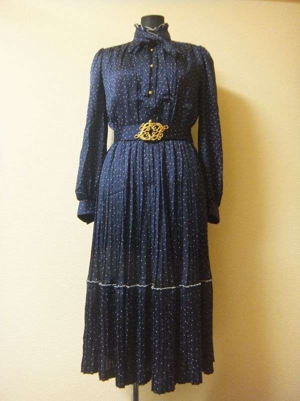 今ある服で一番古い物は？