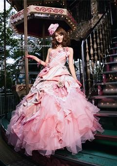 自身がプロデュースしたウエディングドレス姿の佐々木希、可愛すぎてドレスが霞んでる件