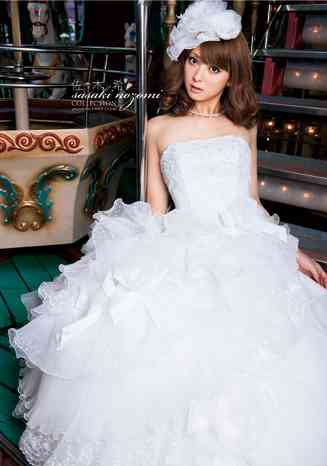 自身がプロデュースしたウエディングドレス姿の佐々木希、可愛すぎてドレスが霞んでる件