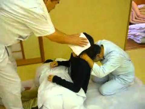 バキバキ　関節鳴らし - YouTube