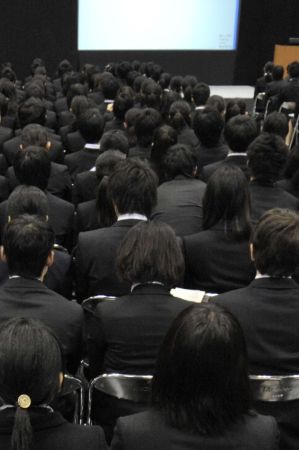 就活生2割が「本気で死にたい」
