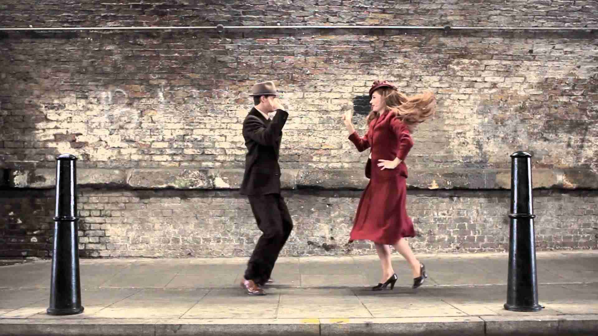 100秒でロンドン100年間のファッションの歴史が分かる動画がオシャレすぎる！