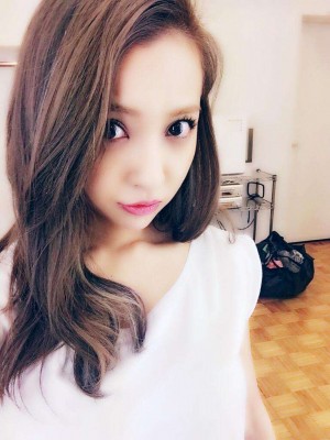浜崎あゆみ、浜崎あゆみファンから叩かれた板野友美を励ます