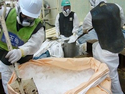 東電・福島第一原発 222トン氷投入するも凍らず→“切り札”ドライアイス投入したら「詰まった」