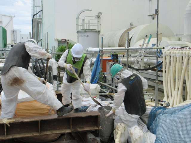 東電・福島第一原発 222トン氷投入するも凍らず→“切り札”ドライアイス投入したら「詰まった」