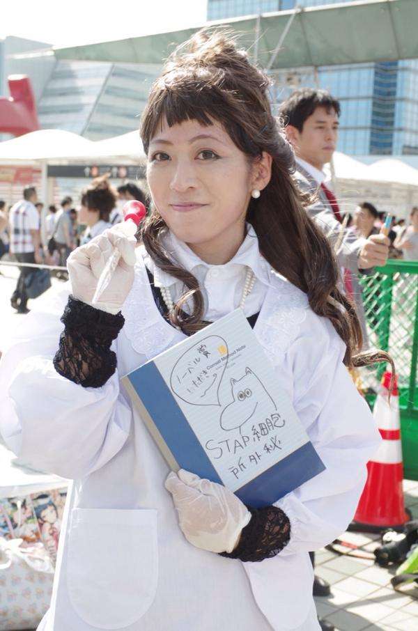 コミケに小保方さんのコスプレをした人が現れる…