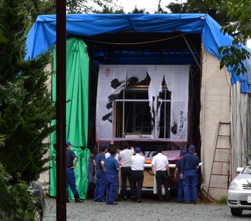 弘前ねぷたまつり参加の男性、昇降機に頭挟まれ死亡