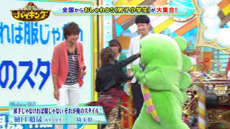 【悲報】生放送でガチャピンが小学生にボコボコに殴られる