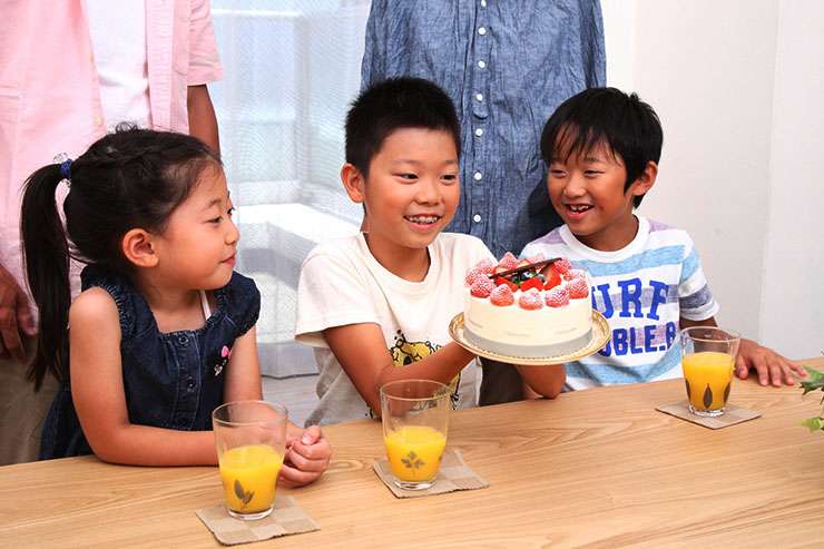   弟や妹が苦悩！ 兄や姉にやられた酷いイタズラ10選 - Buzz+ バズプラス