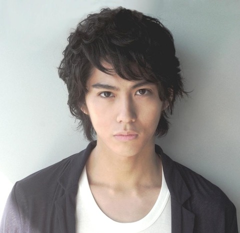 賀来賢人と本田しおりが熱愛同棲！彼女は歌手＆モデルでTwitter・インスタ画像・Wiki風プロフあり、彼氏はドラマ「らんま1/2」「花子とアン(兄やん)」に出演のイケメン俳優【女性セブン】 : NEWSまとめもりー｜2chまとめブログ