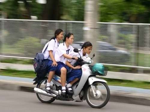 大島優子、二輪免許取得を報告…バイクを運転している姿公開