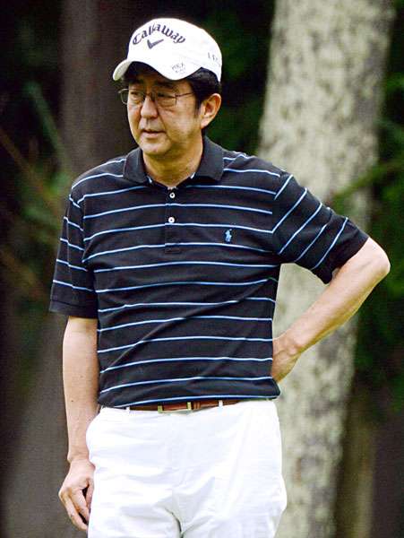 日刊ゲンダイ|地元・山口では怒りの声も…安倍首相「花火三昧」の夏休み