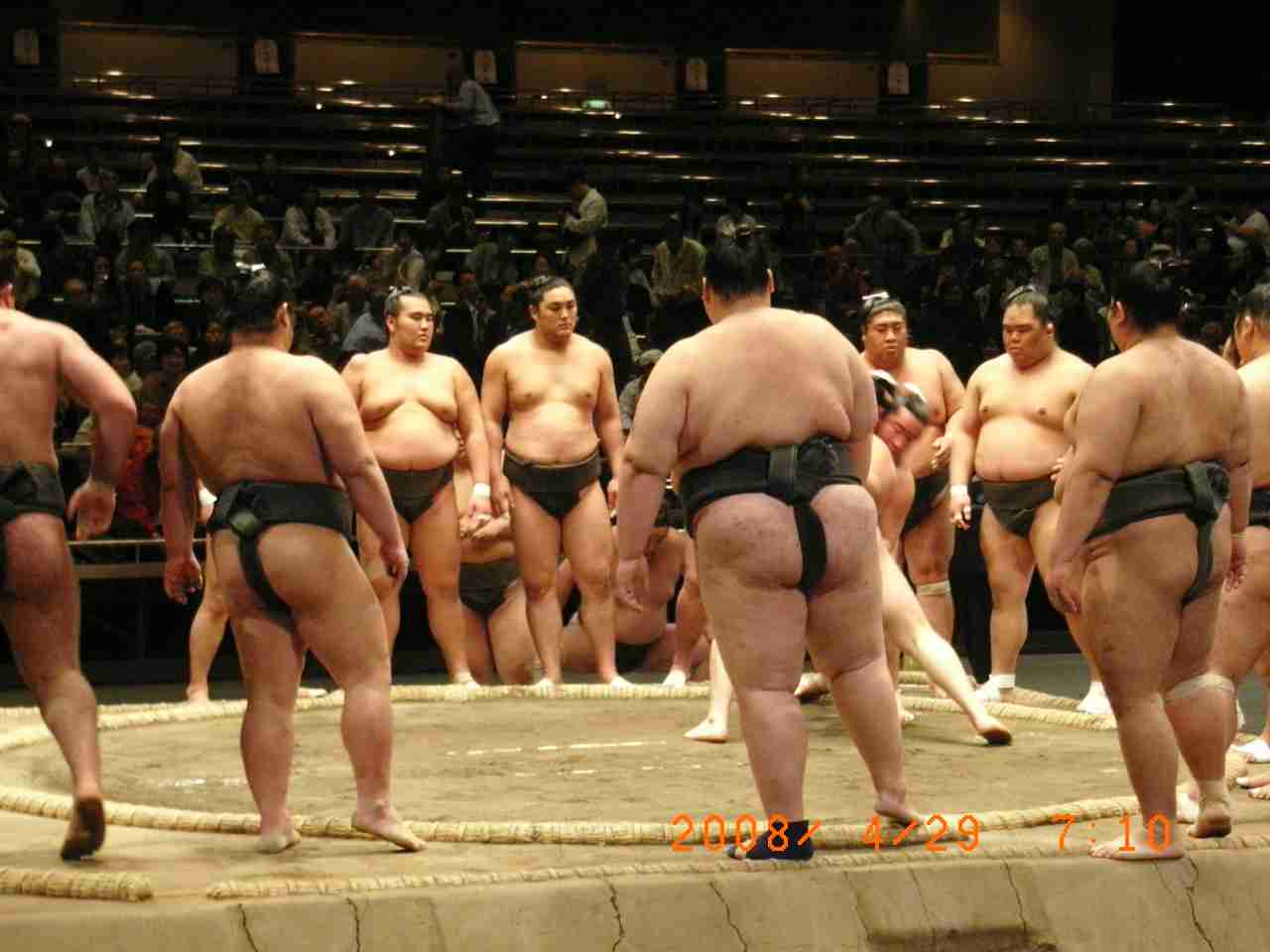 体重100キロのポールダンサーに大絶賛の声！　衝撃的なダンスの動画再生回数は1,000万回超え
