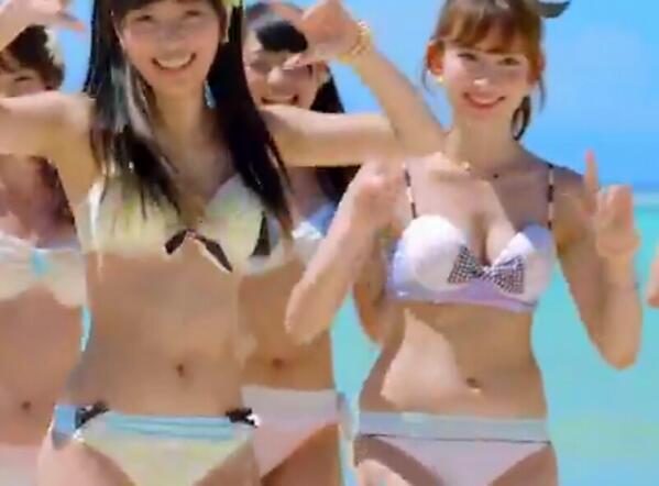 AKB48小嶋陽菜の“太もも写真”にファン興奮