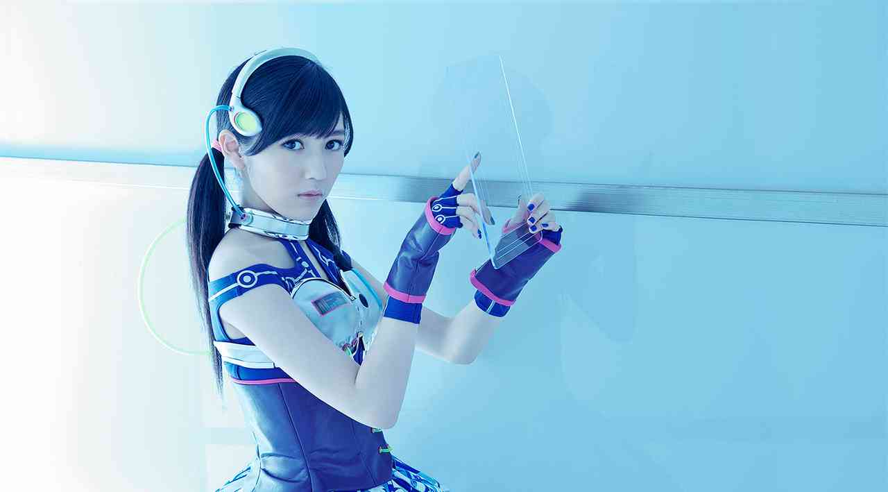 「日本でアイドルが夢」AKB48渡辺麻友に憧れるドイツのコスプレ美女