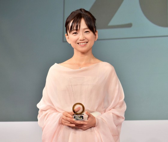 永作博美(43歳)、美しさの秘訣「信じて任せる」