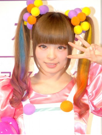 きゃりーぱみゅぱみゅ、デビュー3周年に感謝 「ぺーぺーですが頑張ります！」