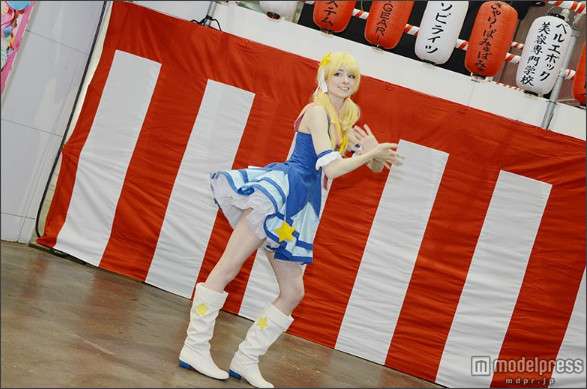 「日本でアイドルが夢」AKB48渡辺麻友に憧れるドイツのコスプレ美女