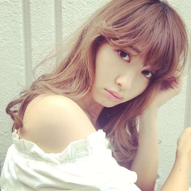 AKB48小嶋陽菜の“太もも写真”にファン興奮