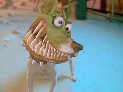 おばあちゃんの入れ歯を口に入れた犬ｗｗｗ