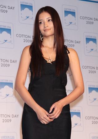 忙しすぎて離婚問題で悩んでいるヒマがない黒木メイサ