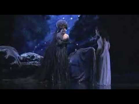 Diana Damrau as Queen of the Night II - YouTube