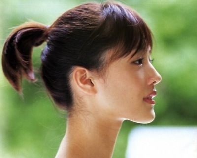 凹凸のない顔立ちの方居ますか？