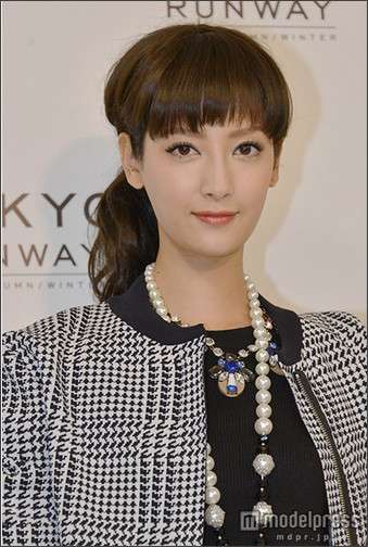 菜々緒(25)がショックな出来事を告白 「白髪が生えてきちゃって」