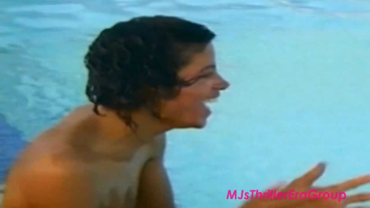 MJsThrillerEraGroup - Michael Visits A Waterpark [HD] - YouTube