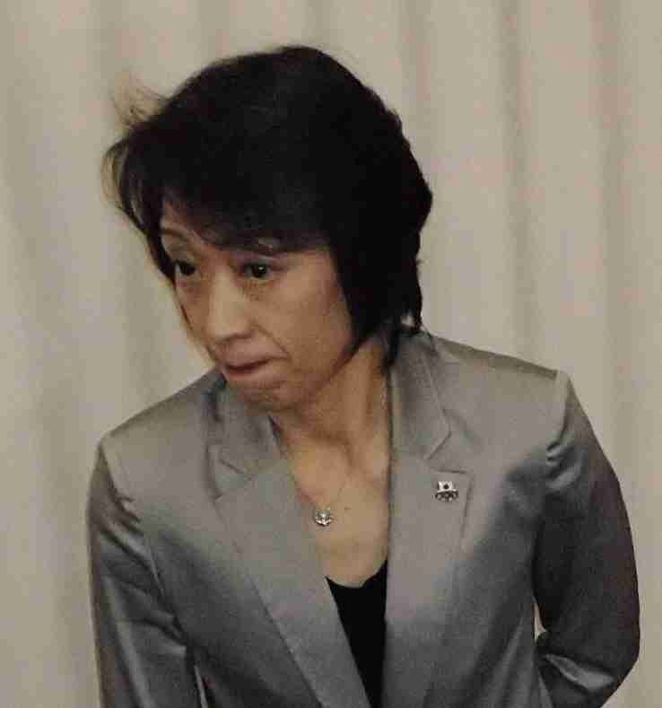 橋本聖子氏、慰留され連盟会長続投…キス騒動については「決して悪い雰囲気ではなかった」