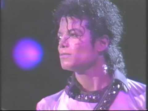 Michael Jackson マイケル・ジャクソン HUMAN NATURE １９８７ 横浜スタジアム - YouTube