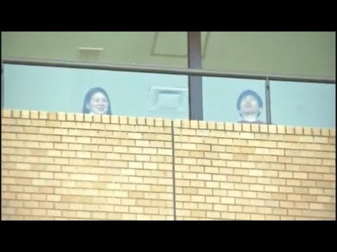 【朝日新聞】慰安婦デモを見下す朝日社員 - YouTube