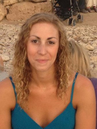 イギリスの半身不随の女性、豊胸手術を受けたら歩行能力が回復