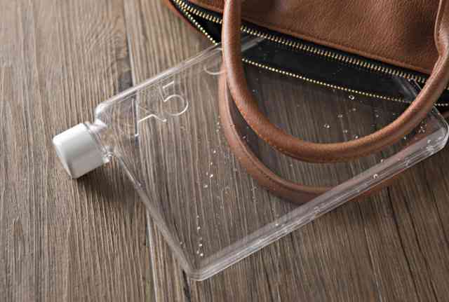 【欲しい?】バッグに入れやすいA5サイズの薄い水筒が登場