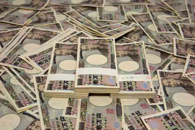 男性の本音が明らかに！プロポーズするまでに貯めておきたい金額、2位は500万円台、1位は？