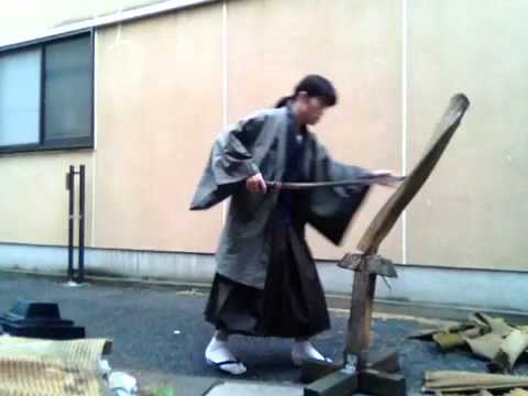 剣技 真剣での片手突き - YouTube